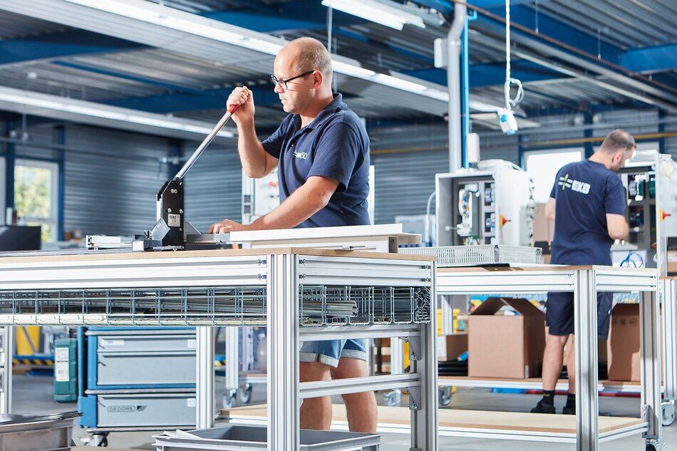 63cbc6b1fbf4f578a50cc886_bendur_ekb4870