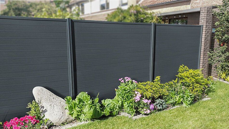 65e1e9d2f0098a33d59c26ee_Bendur-aluminium-fence-grey-02-1000