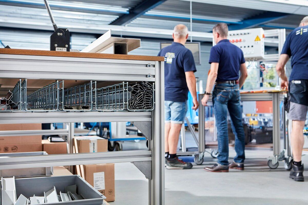 63cbc68ed805d5e96ce10a9b_bendur_ekb4978