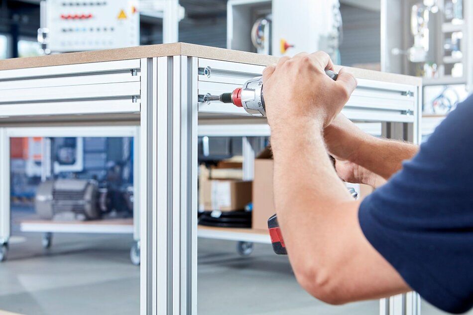 63cbc614763a9e2d763cc843_bendur_ekb4896