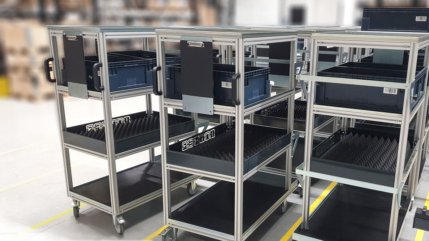 65fc774f016d0b14e37d9c15_Bendur-Magazijn-rolwagen-01-1500