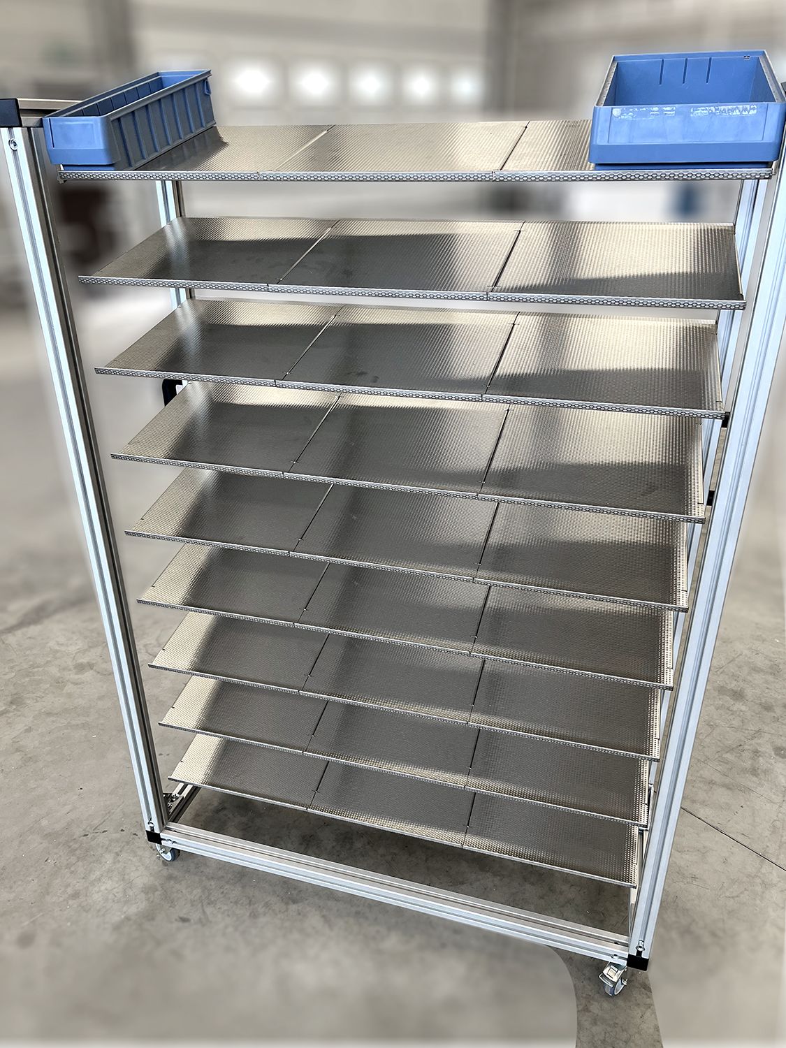 65fc774f695a8cf6ee6d4598_Bendur-Magazijn-rolwagen-04-1500